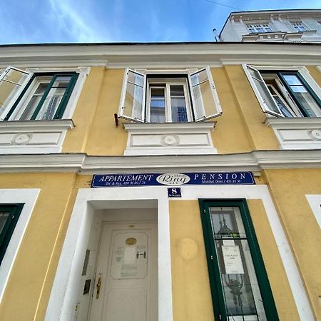 Appartement Pension 700M Zum Ring Виена Екстериор снимка