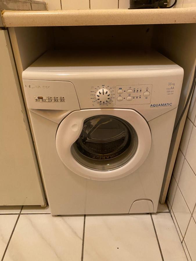 Appartement Pension 700M Zum Ring Виена Екстериор снимка